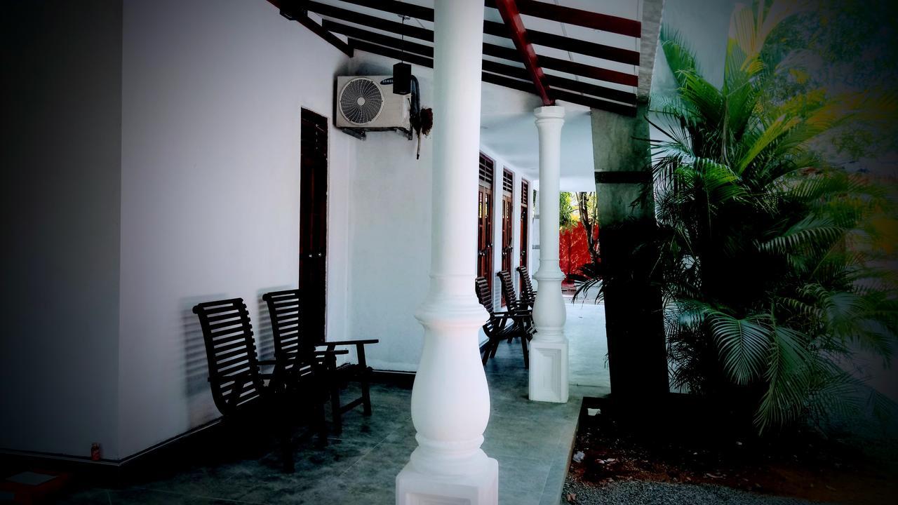 Induwara Safari Resort Udawalawe Exterior photo