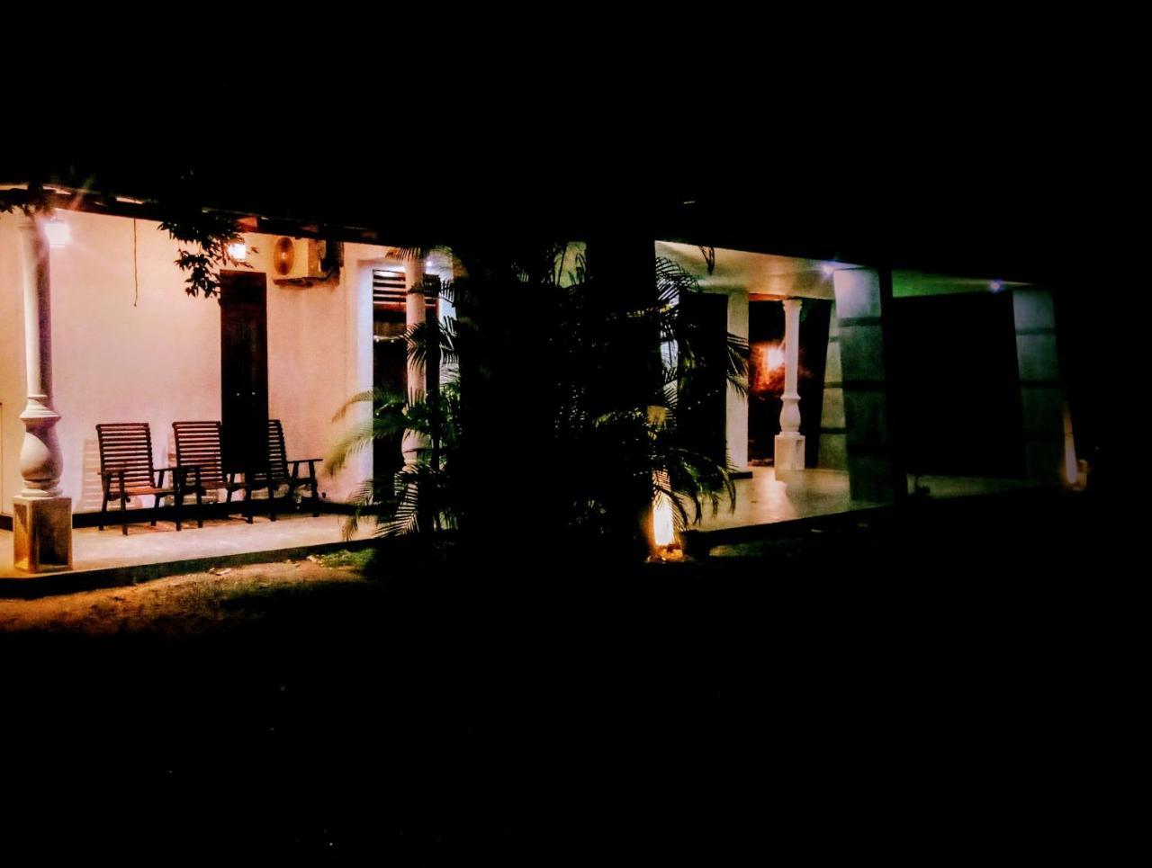 Induwara Safari Resort Udawalawe Exterior photo