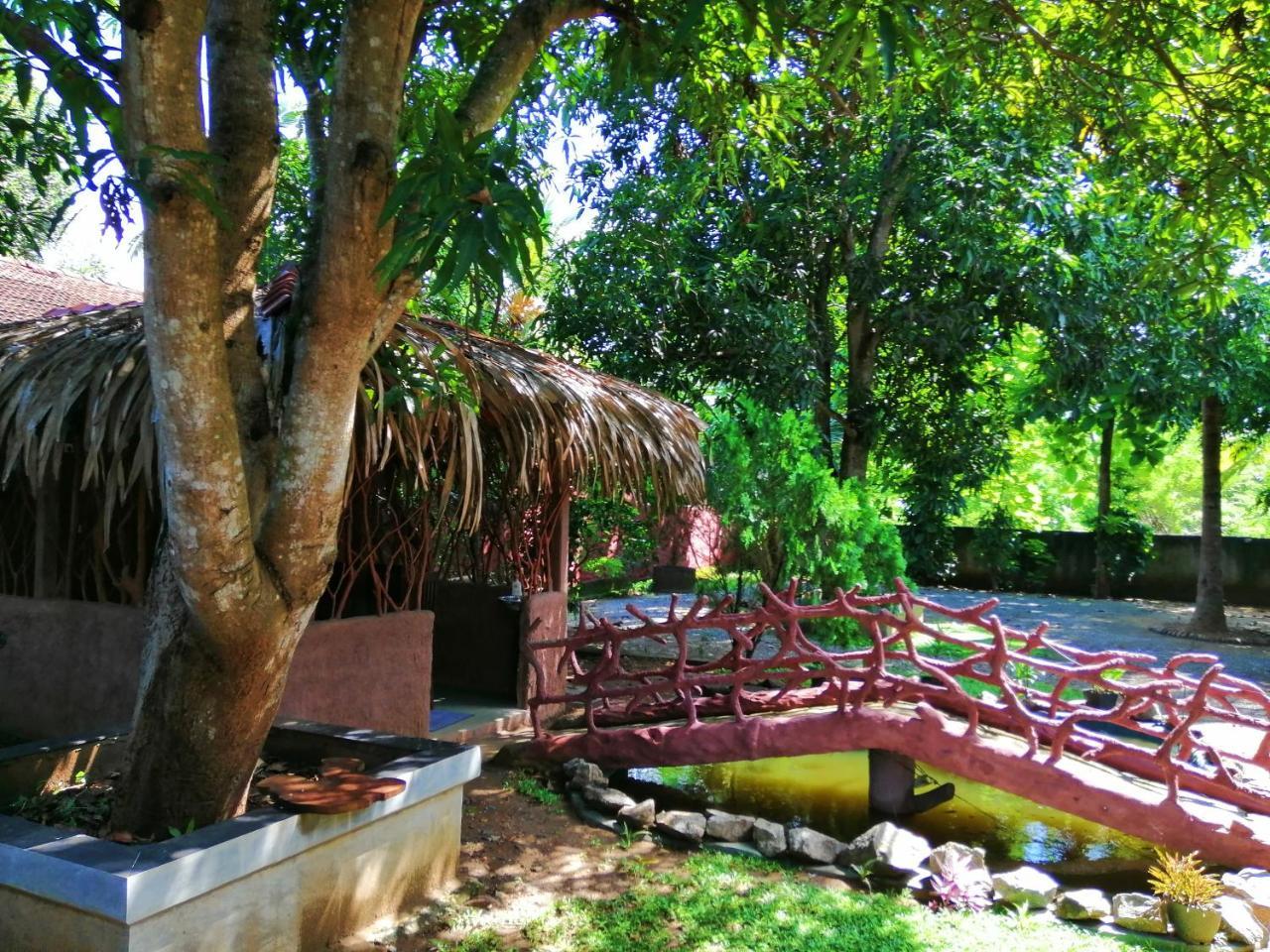 Induwara Safari Resort Udawalawe Exterior photo